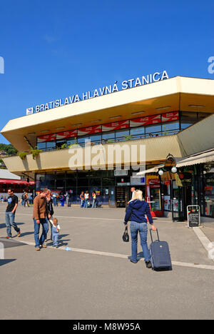 Bratislava, Slowakei. Hlavna stanica/Hauptbahnhof (1988) Stockfoto