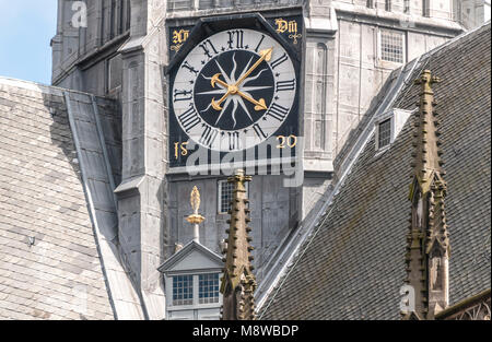 Nahaufnahme einer großen Uhr eines niederländischen Kathedrale Stockfoto