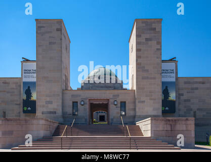 Canberra, Australien - 11. März 2018: Australian War Memorial Eingang Stockfoto