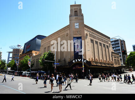 Fußgänger Queen's Road von der Civic Theatre in Auckland. Stockfoto