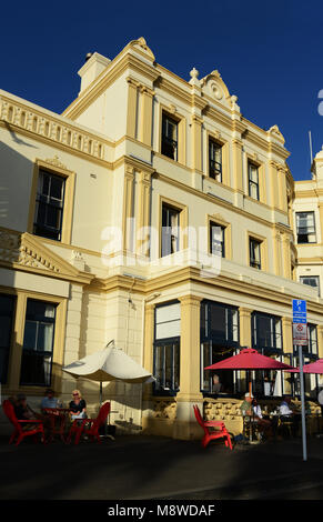 Das Esplanade Hotel und Restaurant in Devonport, Auckland. Stockfoto