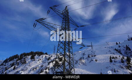 Arlbergpass zwischen Stuben und St. Anton im Winter Stockfoto
