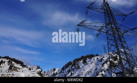 Arlbergpass zwischen Stuben und St. Anton im Winter Stockfoto