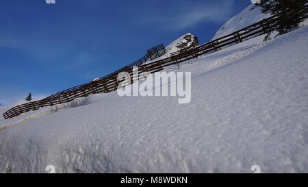 Arlbergpass zwischen Stuben und St. Anton im Winter Stockfoto