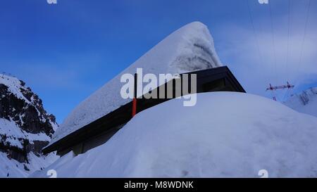 Arlbergpass zwischen Stuben und St. Anton im Winter Stockfoto