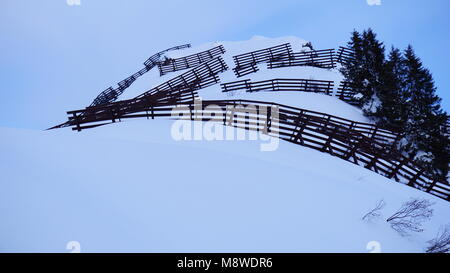 Arlbergpass zwischen Stuben und St. Anton im Winter Stockfoto
