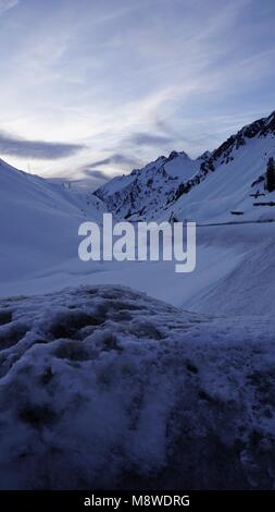 Arlbergpass zwischen Stuben und St. Anton im Winter Stockfoto