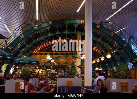 Flughafen Amsterdam, Niederlande - 4. September 2017: In Amsterdam Flughafen Schiphol Stockfoto