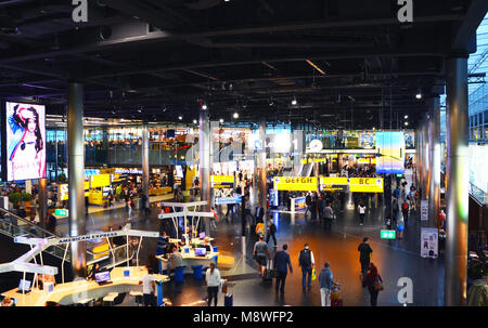 Flughafen Amsterdam, Niederlande - 4. September 2017: In Amsterdam Flughafen Schiphol Stockfoto