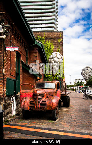 1930er Jahre Vintage Dodge Truck in der Distillery District in Toronto, Ontario, Kanada Stockfoto