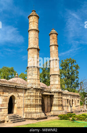 Sahar Ki Masjid am archäologischen Park Champaner-Pavagadh. Weltkulturerbe der UNESCO in Gujarat, Indien. Stockfoto