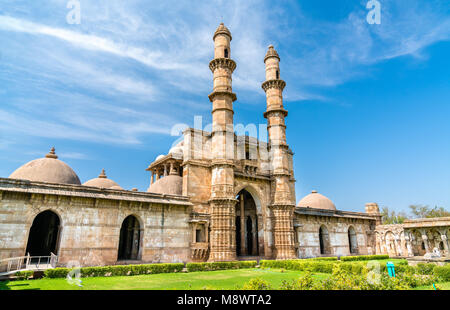 Jami Masjid, eine wichtige touristische Attraktion im Archäologischen Park Champaner-Pavagadh - Unionsstaat Gujarat in Indien Stockfoto