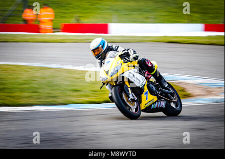 Donington Park, UK. 20 Mär, 2018. BSB-Test heute in Donington Park, trotz des kalten Wetters die Reiter geschafft, auf der Strecke vor der ersten Sitzung hier am 31. März die Prüfung zu erhalten: Beste/Alamy leben Nachrichten Stockfoto