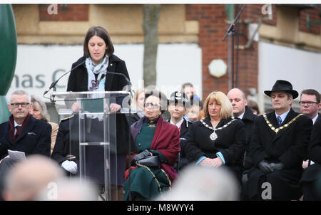 Warrington, Großbritannien. 20 Mär, 2018. Prinzessin Anne besucht 25. Jahrestag Gedenktag der Bombenanschlag der IRA die Jonathan Ball und Tim Parry in Warrington, 20. März 2018 (C) Barbara Cook/Alamy Leben Nachrichten getötet Stockfoto