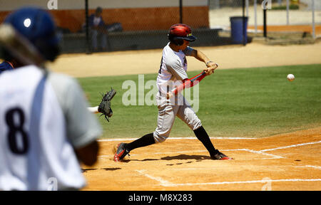 San Joaquin, Carabobo, Venezuela. 20 Mär, 2018. März 20, 2018. Empresas Polar setzt die Wiederbelebung Baseball in Innier Städte (RBI) Programm für 9 Jahre zu tun. Sie haben in ihrer mehr als 40 Athleten in der nationalen und internationalen professionellen Baseball Organisationen entfernt. In dieser neunten Ausgabe 120 junge Spieler Streit 15 Plätze für die Zertifizierung als anoters IiI mit der Billigung der Venezolanischen Liga der professionellen Baseball (LVBP) in den parallelen Liga und venezolanischen Liga der Perspektiven, sowie 15 Plätze für die Zertifizierung als Schiedsrichter im Bündnis mit Stockfoto