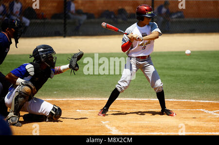 San Joaquin, Carabobo, Venezuela. 20 Mär, 2018. März 20, 2018. Empresas Polar setzt die Wiederbelebung Baseball in Innier Städte (RBI) Programm für 9 Jahre zu tun. Sie haben in ihrer mehr als 40 Athleten in der nationalen und internationalen professionellen Baseball Organisationen entfernt. In dieser neunten Ausgabe 120 junge Spieler Streit 15 Plätze für die Zertifizierung als anoters IiI mit der Billigung der Venezolanischen Liga der professionellen Baseball (LVBP) in den parallelen Liga und venezolanischen Liga der Perspektiven, sowie 15 Plätze für die Zertifizierung als Schiedsrichter im Bündnis mit Stockfoto