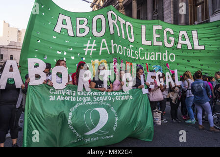 Buenos Aires, Argentinien. Int. 20 Mär, 2018. 2018 März 20, Buenos Aires, Argentinien. - Soziale und politische Organisationen manifestate vor dem Nationalen Kongreß zur Legalisierung der Abtreibung am ersten Tag, dass die Debatte auf der Kammer der Gesetzgeber beginnt. Credit: Julieta Ferrario/ZUMA Draht/Alamy leben Nachrichten Stockfoto