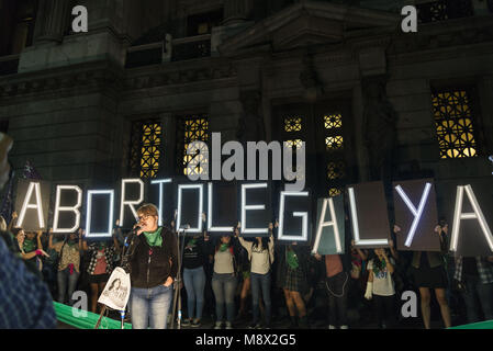 Buenos Aires, Argentinien. Int. 20 Mär, 2018. 2018 März 20, Buenos Aires, Argentinien. - Soziale und politische Organisationen manifestate vor dem Nationalen Kongreß zur Legalisierung der Abtreibung am ersten Tag, dass die Debatte auf der Kammer der Gesetzgeber beginnt. Credit: Julieta Ferrario/ZUMA Draht/Alamy leben Nachrichten Stockfoto