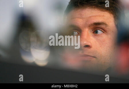 21 März 2018, Deutschland, Düsseldorf: Deutschland Fußball Team Pressekonferenz: Deutschlands Thomas Mueller. Deutschland sind durch Spanien in einer freundlichen am 23.03. 2018. Foto: Ina Faßbender/dpa Stockfoto