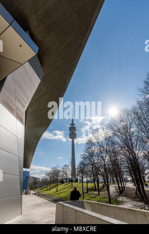 BMW Welt, eine multifunktionale Kundenerlebnis und die Ausstellung der BMW. Es ist von COOP HIMMELB(L)AU. Stockfoto