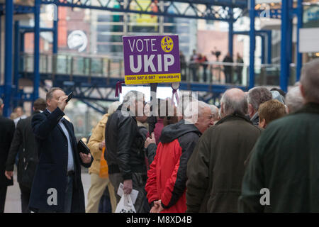 UKIP Not Hauptversammlung zu entscheiden hat, ob die Partei Mitglieder zurück Henry Bolton als Parteichef oder die kein Vertrauen Abstimmung der Nationalen Exekutivkomitee unterstützen. Mit: Atmosphäre, wo: Birmingham, England, Vereinigten Königreich, wenn: 17 Feb 2018 Credit: Wheatley/WANN Stockfoto