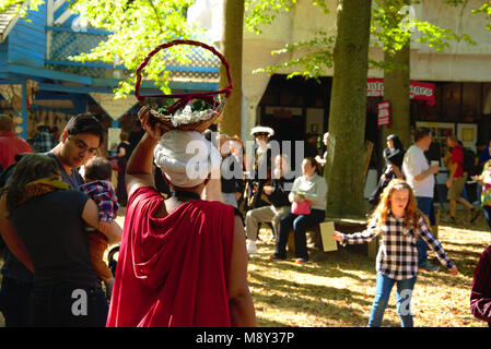 Leute in Kostümen im Renaissance Festival Stockfoto