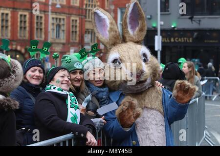 Peter Rabbit in der St. Patrick's Day Parade Dublin Stockfoto