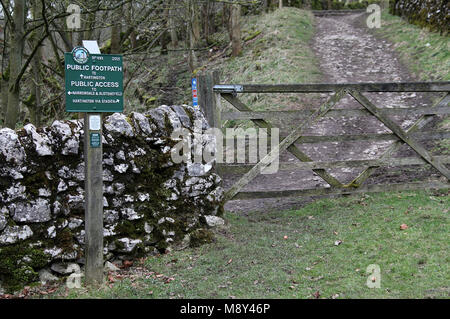 Öffentlichen Fußweg an Wolfscote Dale in der nähe von Hartington Stockfoto