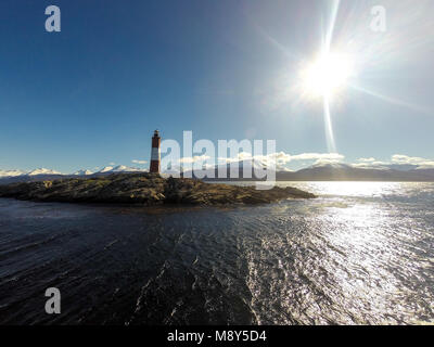 Ushuaia, Argentinien. Oktober 2, 2014. Leuchtturm Les Eclaireurs auf den Inseln Les Eclaireurs, die gerufen ist, seinen Namen, 5 Seemeilen östlich von Stockfoto