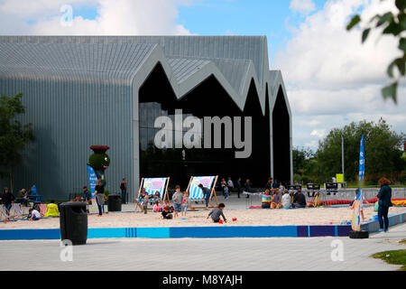 Das von Zaha Hadid entworfene Riverside Museum für Verkehr, Glasgow, Schottland/ Schottland. Stockfoto