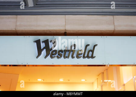 SYDNEY, AUSTRALIEN - 23 Januar, 2017: vom Westfield Shopping Centre Sydney in Sydney, Australien. Es ist ein 6 Etagen Einkaufszentrum mit 361 Geschäften. Stockfoto