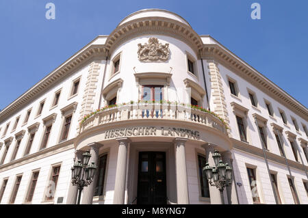 Hessischer Landtag - das ehemalige Stadtschloss der Herzöge von Nassau wurde 1840 als schlichtes Stadtpalais für Herzog Wilhelm von Nassau im spätklas Stockfoto