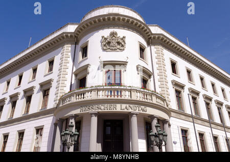 Hessischer Landtag - das ehemalige Stadtschloss der Herzöge von Nassau wurde 1840 als schlichtes Stadtpalais für Herzog Wilhelm von Nassau im spätklas Stockfoto