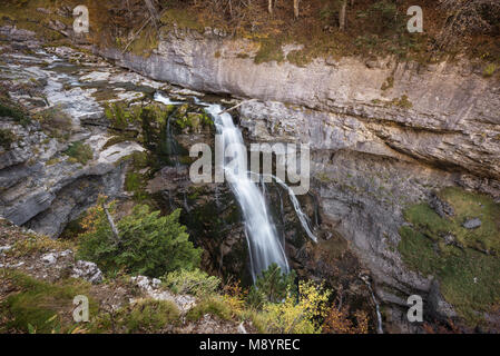 Wasserfall im Nationalpark Ordesa, Pyrenäen, Huesca, Spanien. Stockfoto