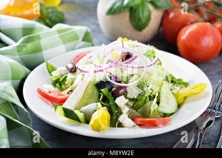 Haus Salat mit Feta Käse Stockfoto