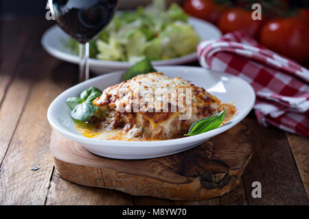 Traditionelle Lasagne mit Bolognese Sauce Stockfoto