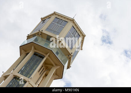 Die berühmten alten Wasser- und Aussichtsturm in Siófok, Ungarn. Stockfoto