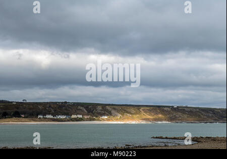 Horton Dorf aus Port Eynon Bay Halbinsel Gower, South Wales Stockfoto