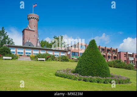 Bismarckturm auf dem Vogel Berg mit Hotel Ostseeblick, Luetjenburg, Ostsee, Schleswig-Holstein, Deutschland, Europa Stockfoto