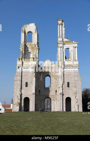 Zerstörten Türme der Abtei von Mont Saint Eloi, Mont-Saint-Eloi, in der Nähe von Arras, Pas-de-Calais, Ile-de-France, Frankreich, Europa Stockfoto