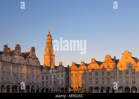 Flämischen Stil Fassaden auf der Grand Place, Arras, Pas-de-Calais, Ile-de-France, Frankreich, Europa Stockfoto