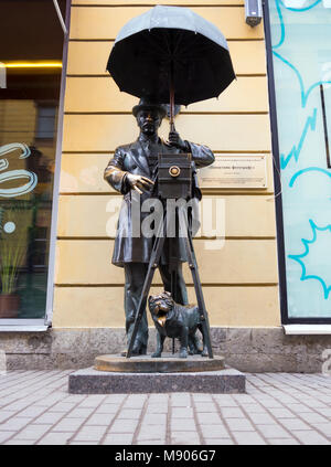 St. Petersburg, Russland - 13. Februar 2016: Denkmal für die Fotografen auf Malaya Sadovaya Street der Stadt St. Petersburg. Stockfoto