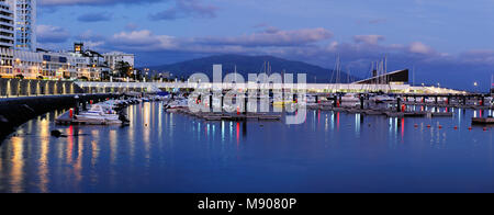 Ponta Delgada Marina in der Abenddämmerung. São Miguel, Azoren, Portugal Stockfoto