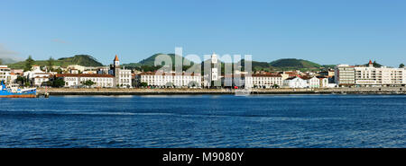 Ponta Delgada historischen Zentrum vom Meer aus gesehen. São Miguel, Azoren, Portugal Stockfoto