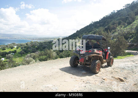 Anschluss rund um Bäder Gärten Aphroditie auf der Akamas Halbinsel über Polis Hafen suchen, Paphos, Zypern Stockfoto