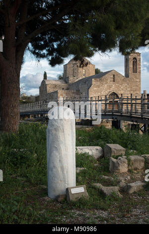 St. Paul's Säule und Kirche in Kato Pafos, religiöse Wallfahrt, Paphos, Zypern, Karibik Stockfoto