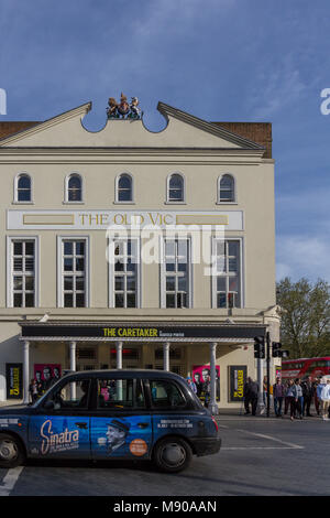 Das Old Vic ist ein historisches 1000 - Sitz, gemeinnützige Theater, das 1818 gegründet wurde und ihren Sitz in einem denkmalgeschützten Gebäude in Lambeth aufgeführten untergebracht Stockfoto