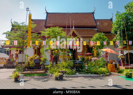 CHIANG MAI, Thailand, 06. MÄRZ 2018: Im Freien buddhistischer Tempel von Wat Phrathat Doi Suthep in Chiang Mai, Thailand Stockfoto