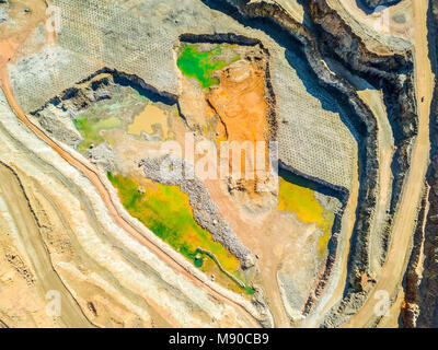 Luftaufnahme von riesigen, modernen Tagebau in Minas de Riotinto, Andalusien, Spanien Stockfoto