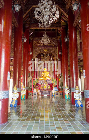 BANGKOK, THAILAND, 06. MÄRZ 2018: Indoor Ausblick auf Wat Pho, ist ein Königlicher Tempel während der ersten König gebaut, in Bangkok, Thailand Stockfoto